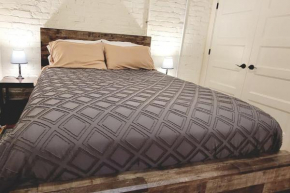 Comfortable Studio Loft in Historic Building